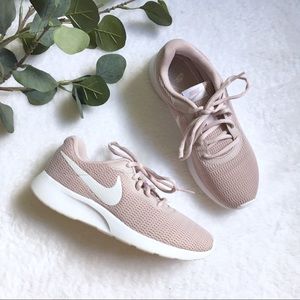 nike tanjun particle rose